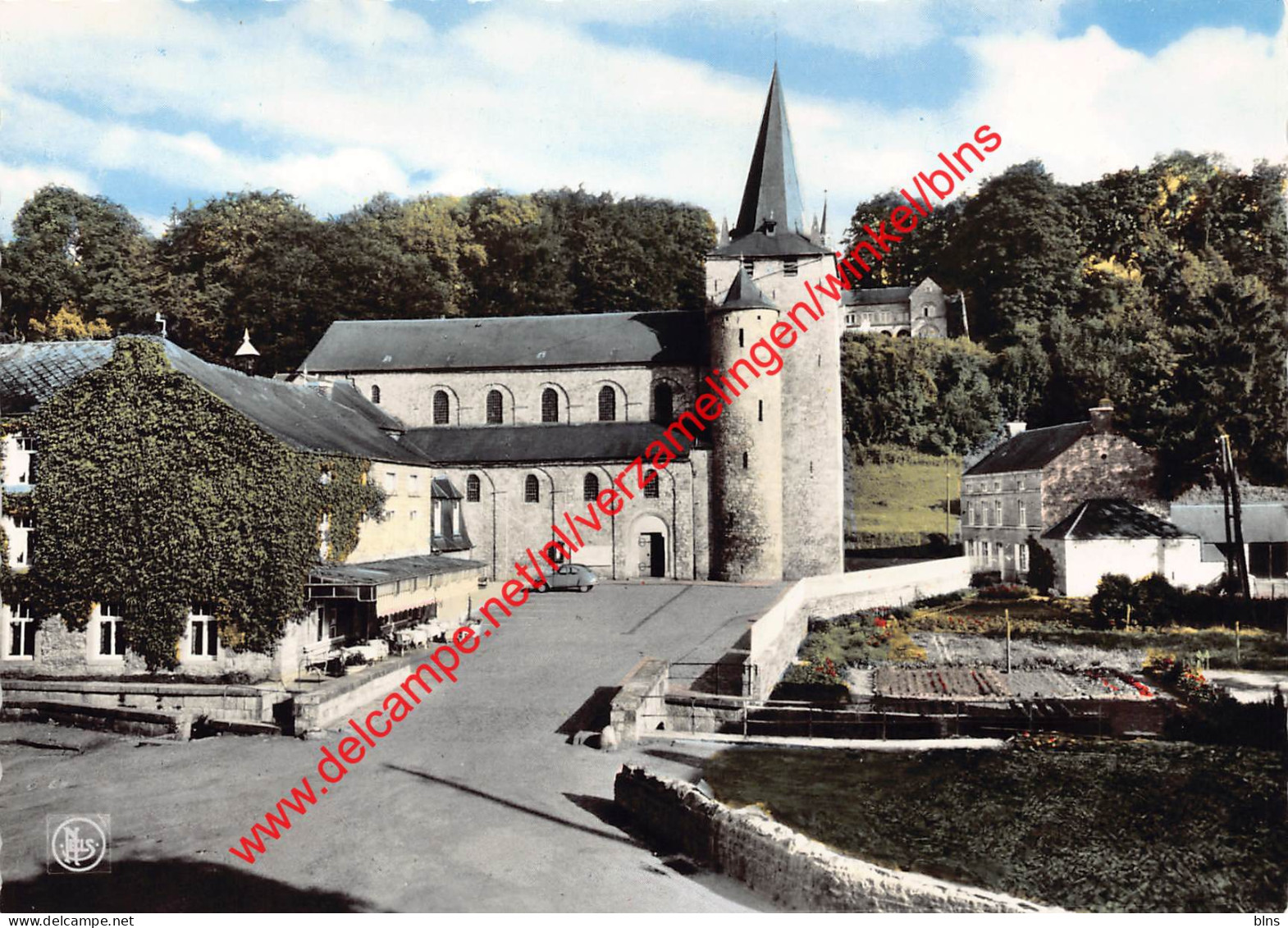 Place de l'Eglise - Celles