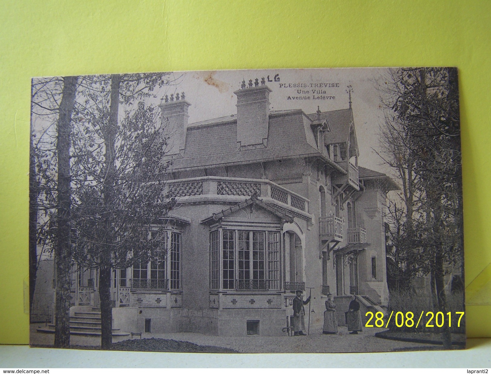 PLESSIS-TREVISE (VAL DE MARNE) LE PLESSIS-TREVISE.  UNE VILLA, AVENUE LEFEVRE.