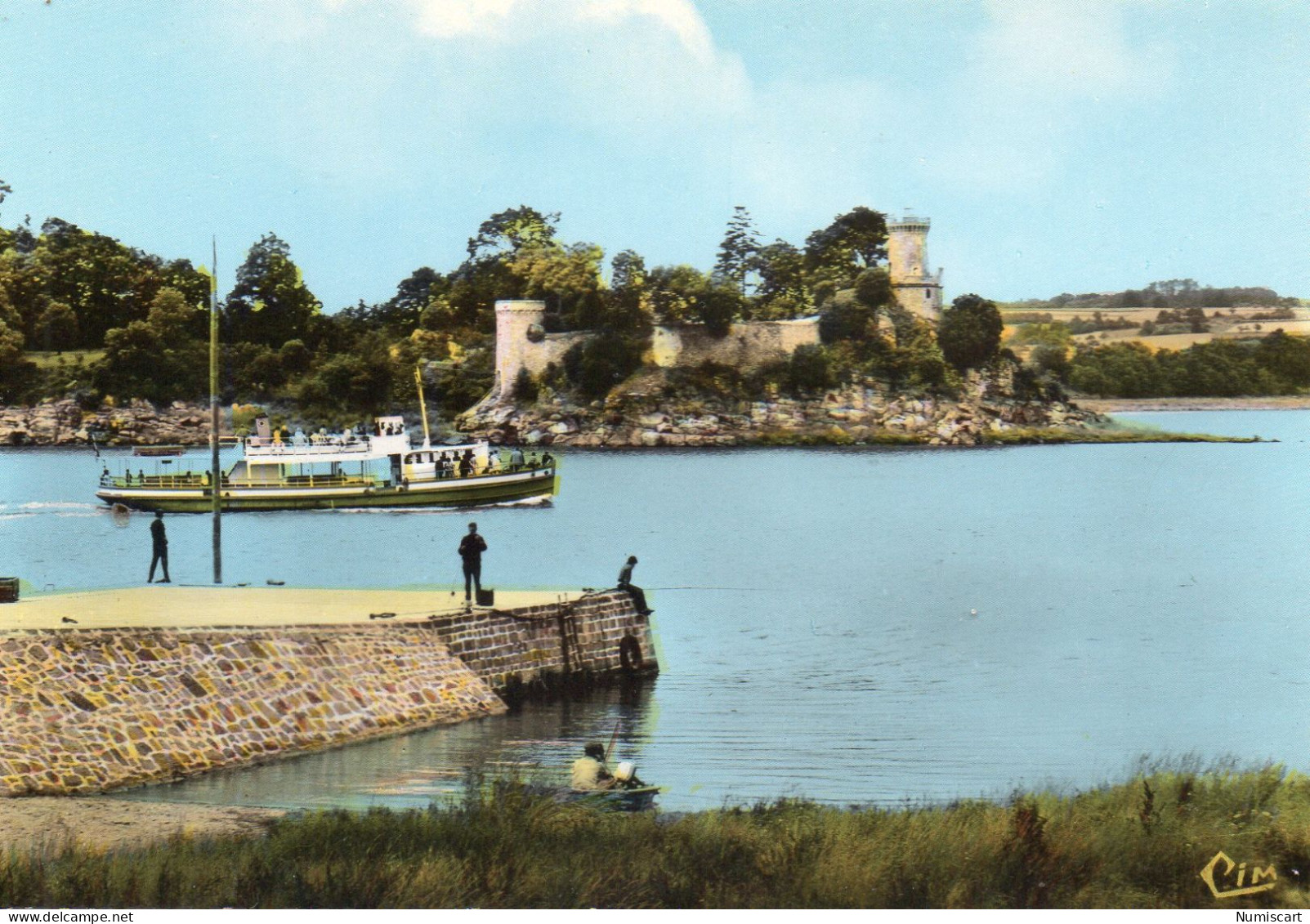 Plouër-sur-Rance animée le Chêne Vert bateau