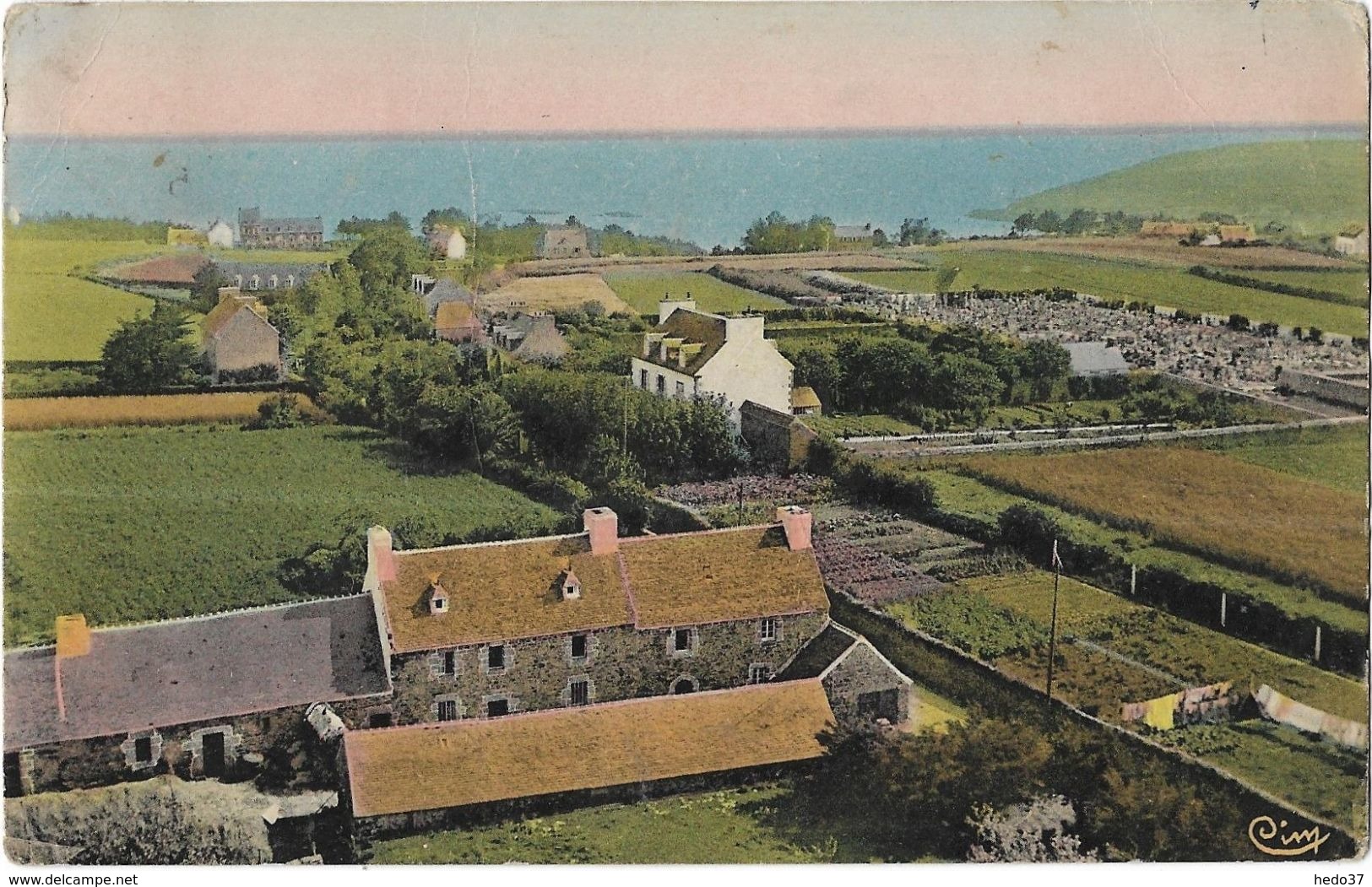 Plougasnou - Vue générale et route de la plage