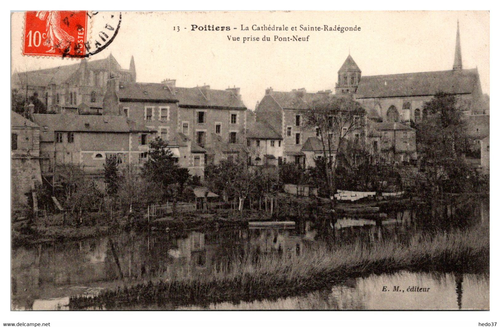 Poitiers - Vue prise du Pont Neuf