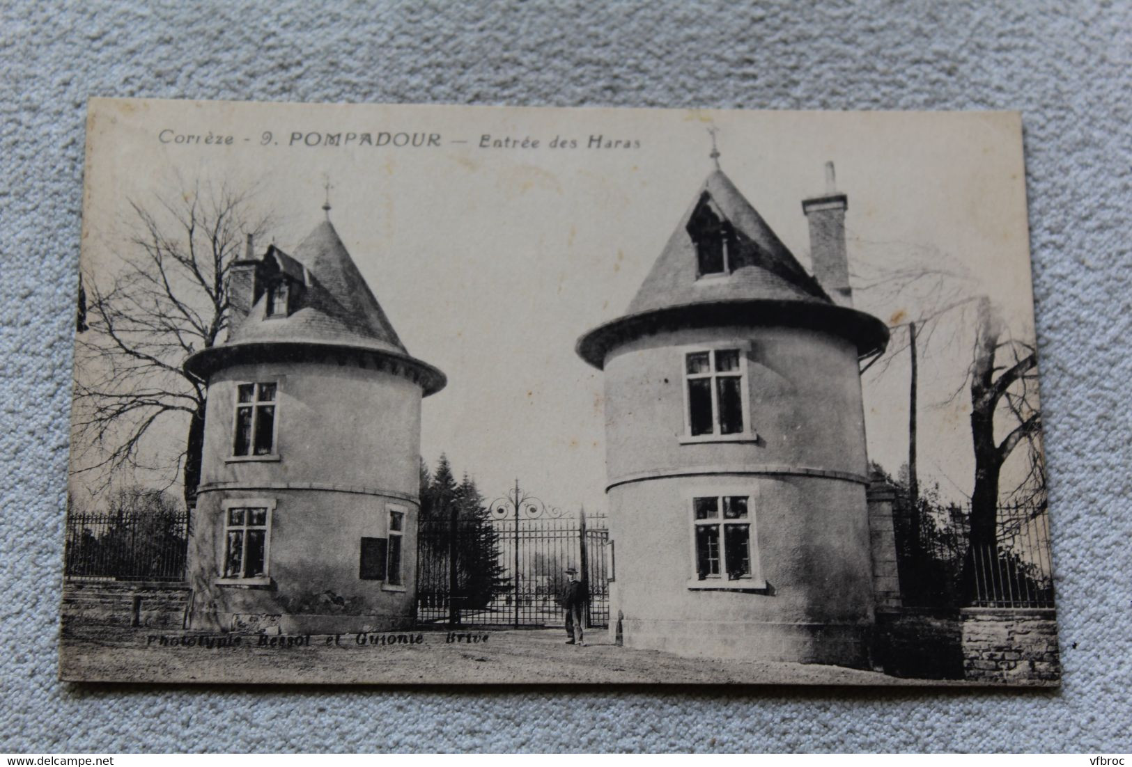 Pompadour, entrée des Haras, Corrèze 19