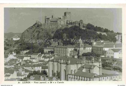 Leiria PT Vista parcial a Sé e o castelo