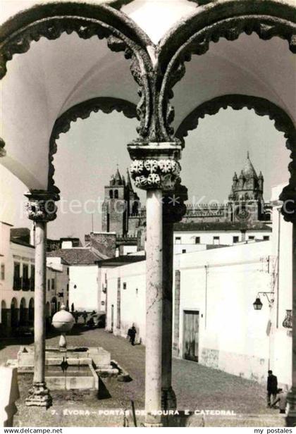 72770315 Evora Portas de Moura e Catedral