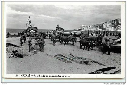 NAZARE  - Recolhendo as embercaçöes de pesca.