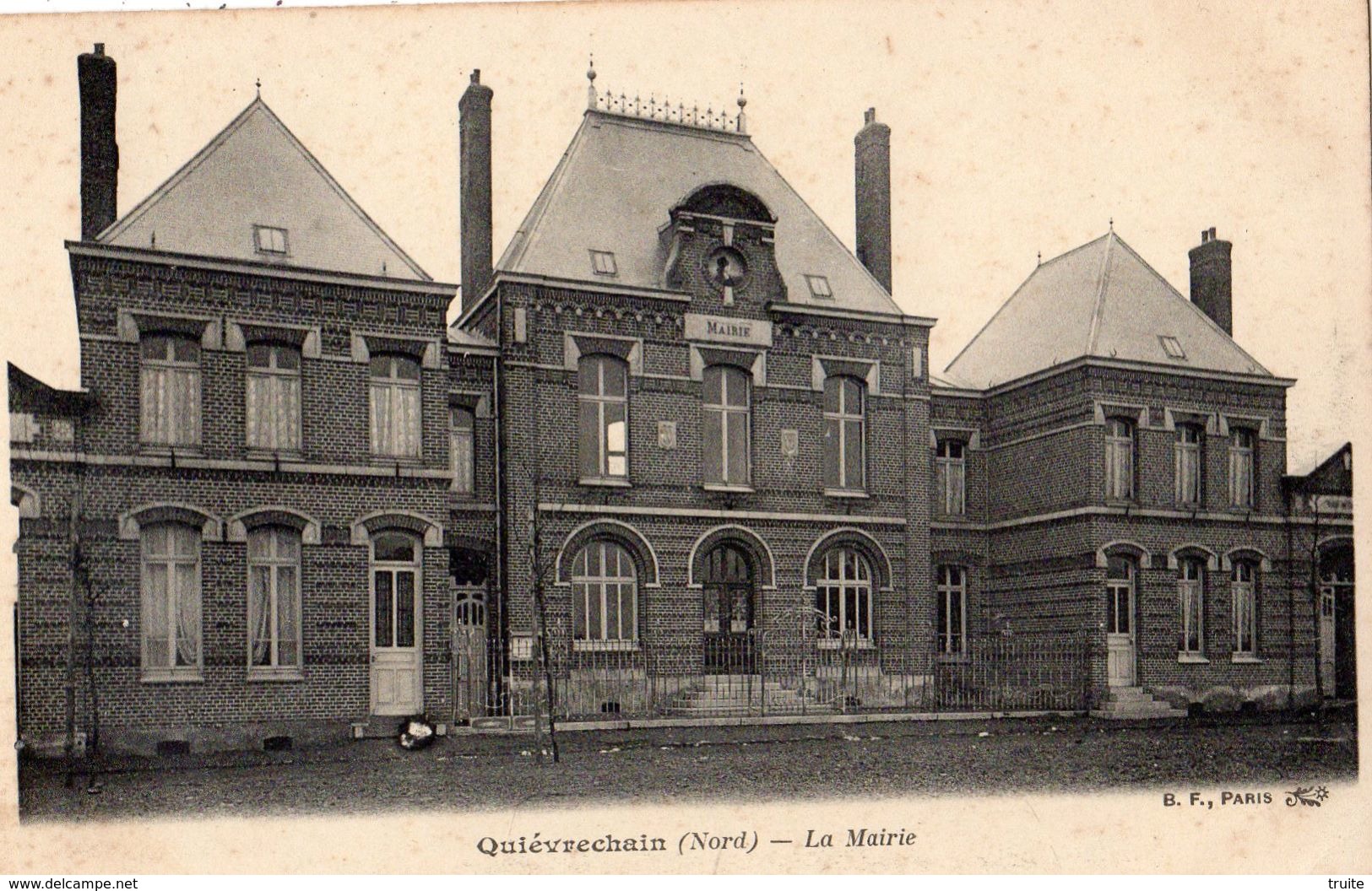 QUIEVRECHAIN LA MAIRIE