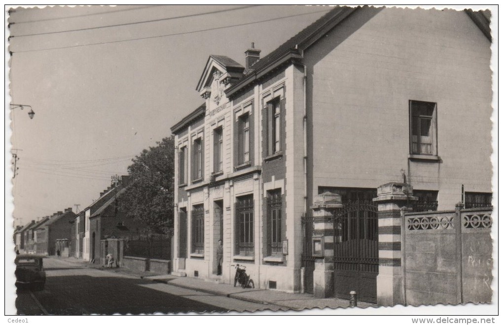 QUIEVRECHAIN  LE BUREAU DE POSTES