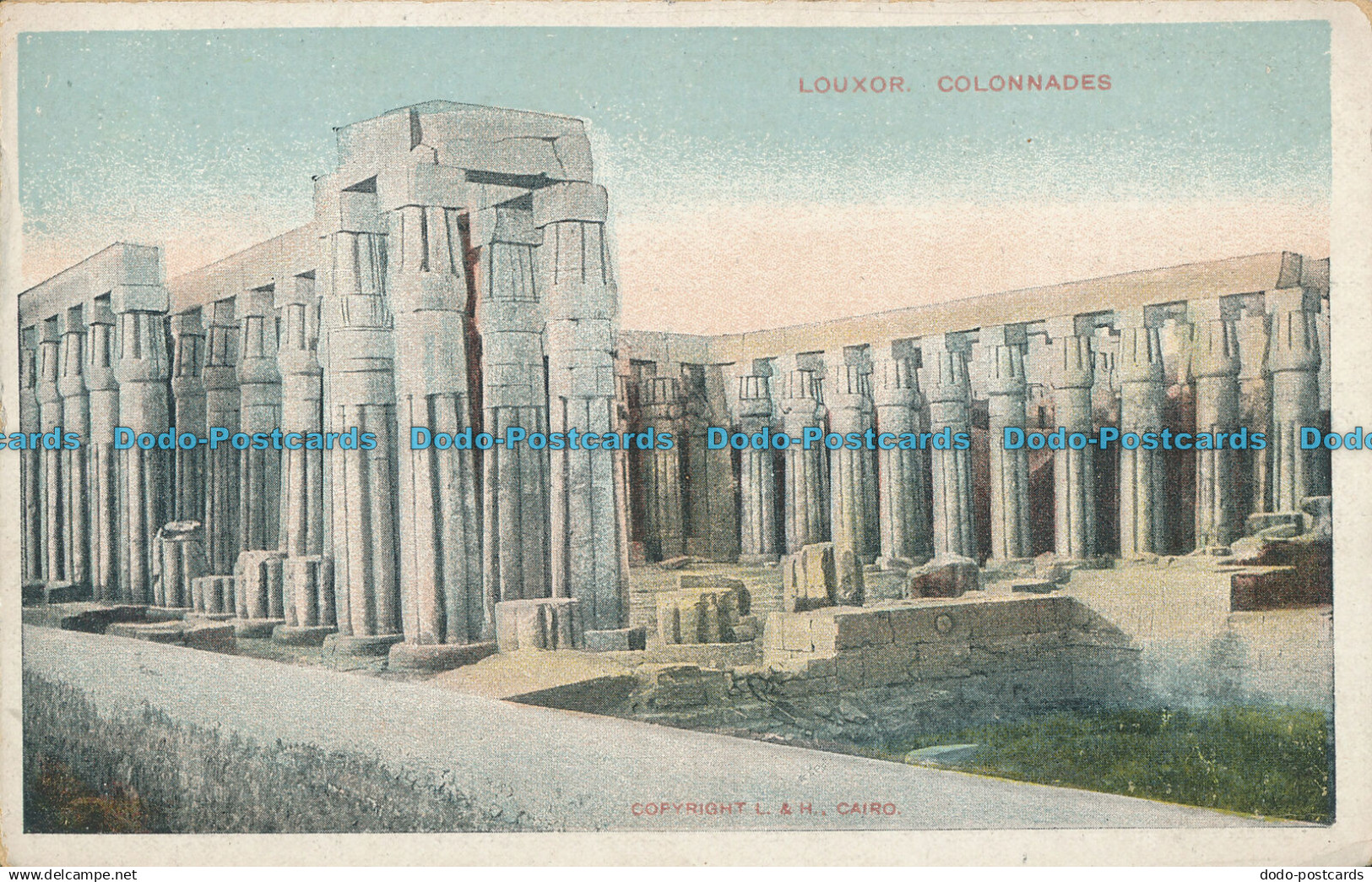 R010400 Louxor. Colonnades