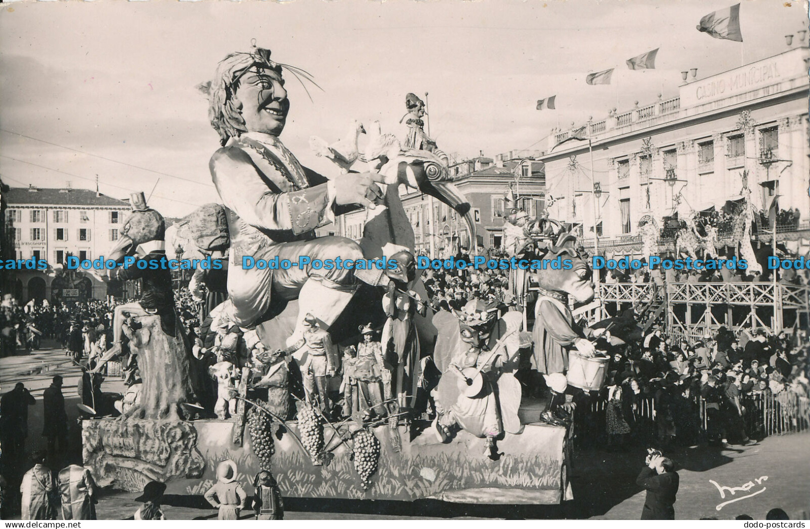 R017592 Carnaval de Nice. Le Char de S. M. Carnaval LXVII. RP