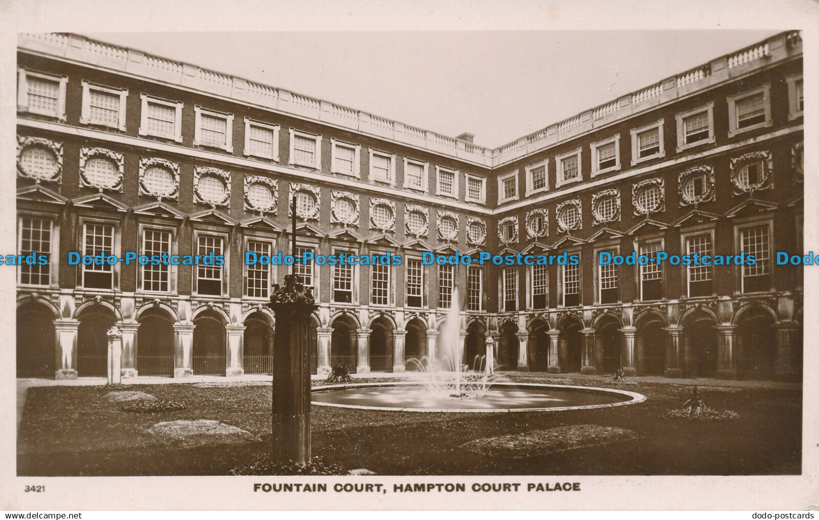 R049329 Fountain Court. Hampton Court Palace. Hayden