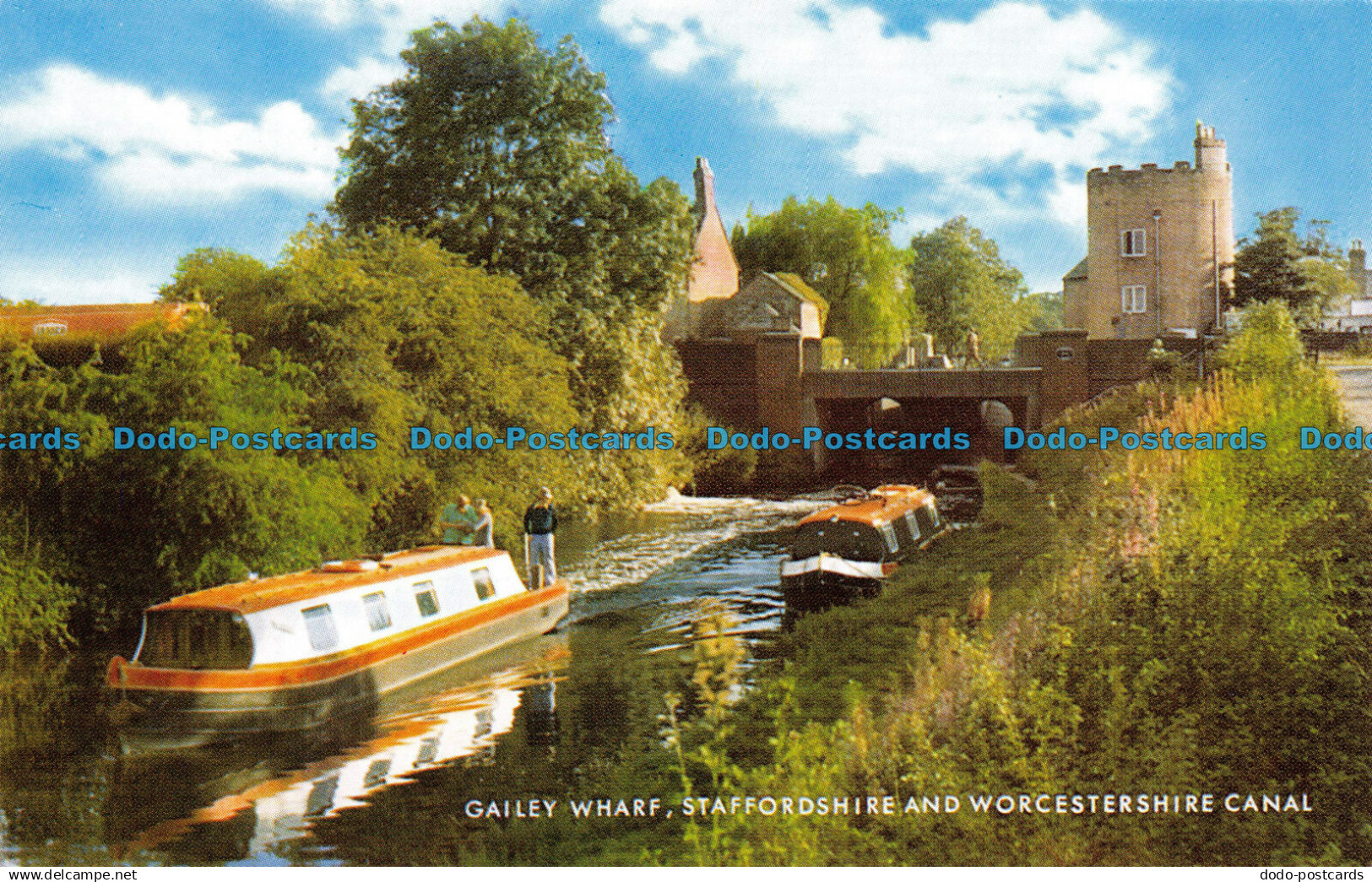 R068495 Gallery Wharf. Staffordshire and Worcestershire Canal. Salmon