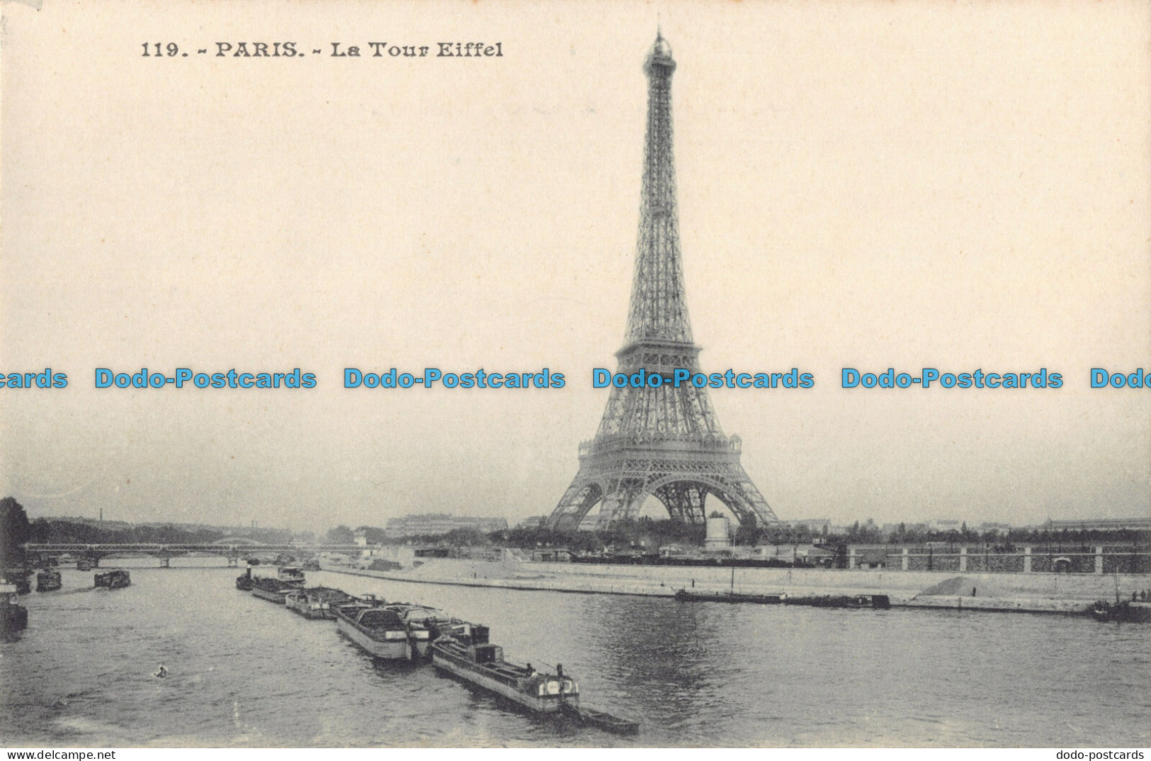 R074739 Paris. La Tour Eiffel. Postcard