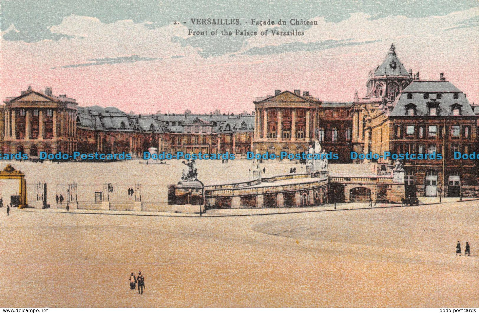 R089459 Versailles. Front of the Palace of Versailles. Cosee