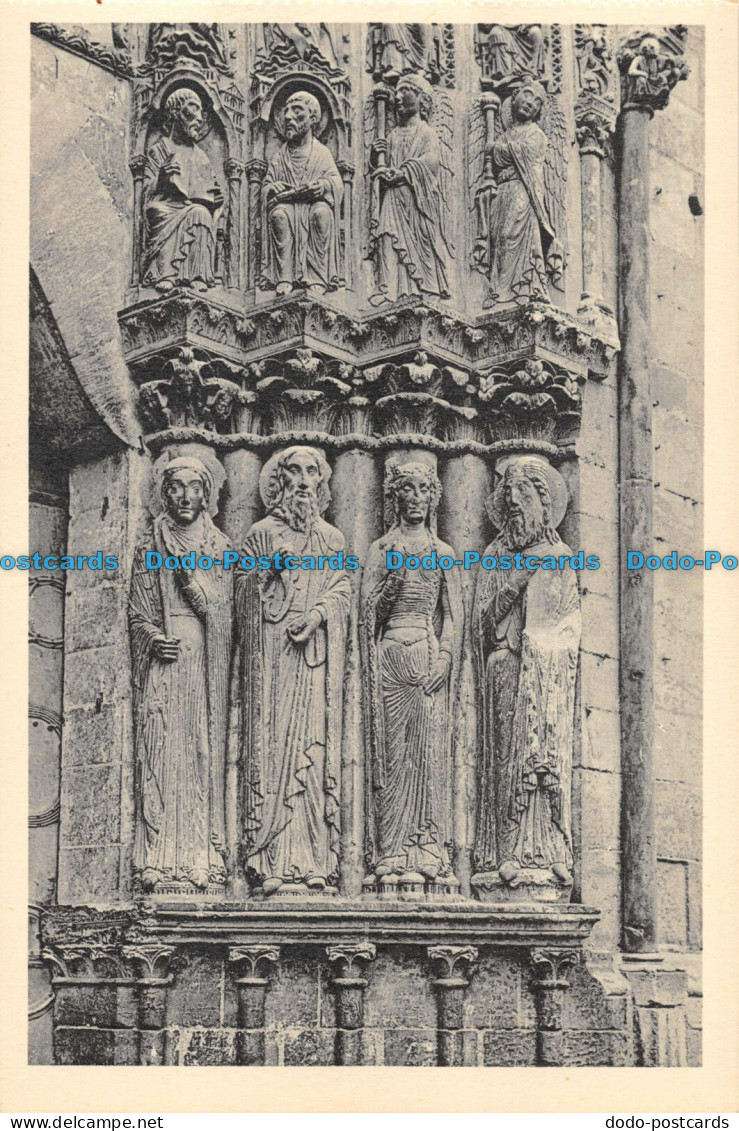 R153000 Angers. Cathedrale. Statues du Portail Cote Droit