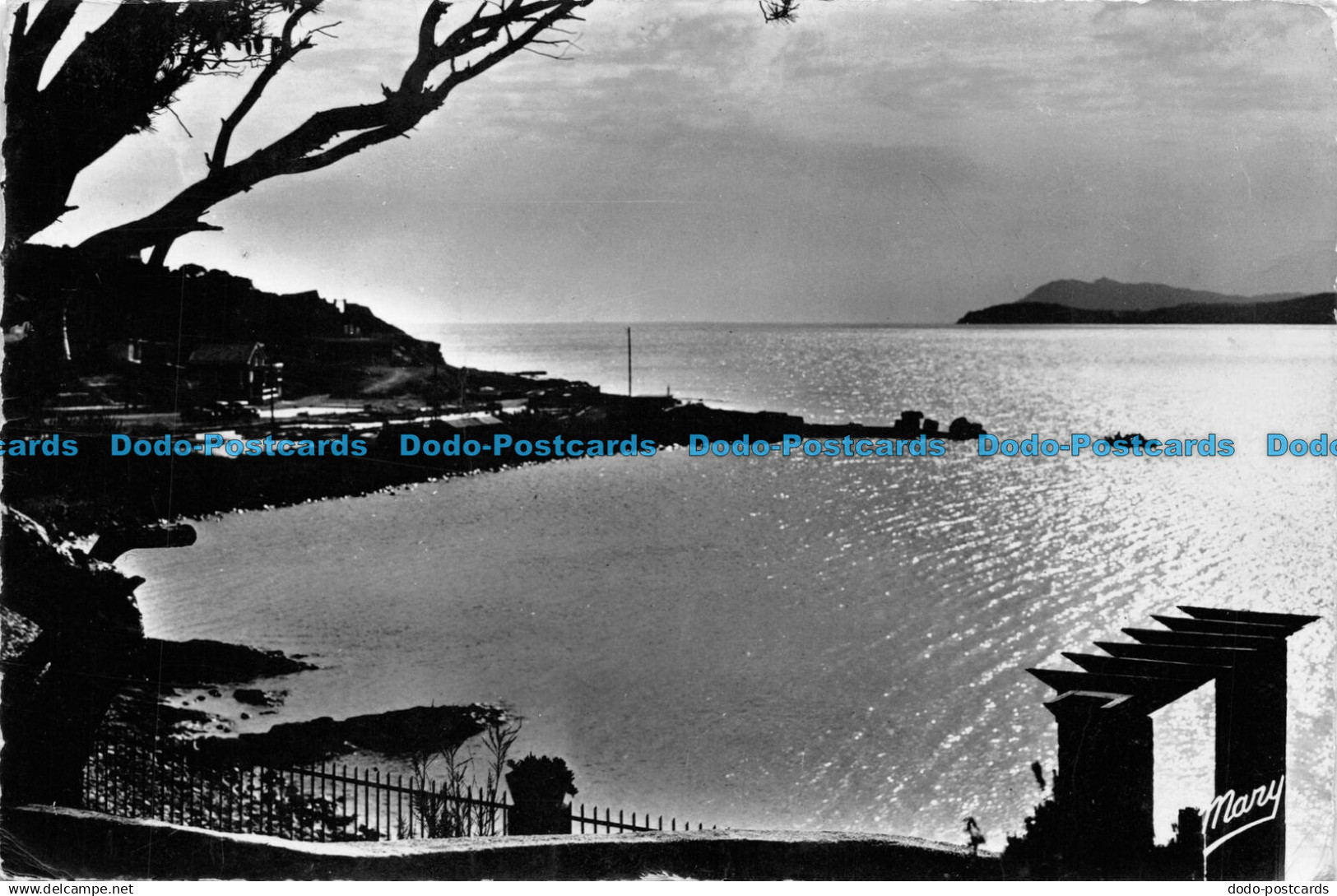 R159440 La Garonne le Pradet. Contre Jour. Mary. 1959