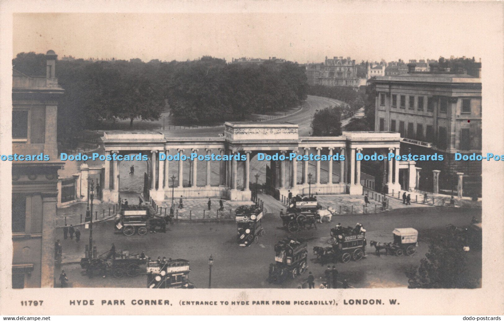 R219125 Hyde Park Corner Entrance To Hyde Park From Piccadilly London W