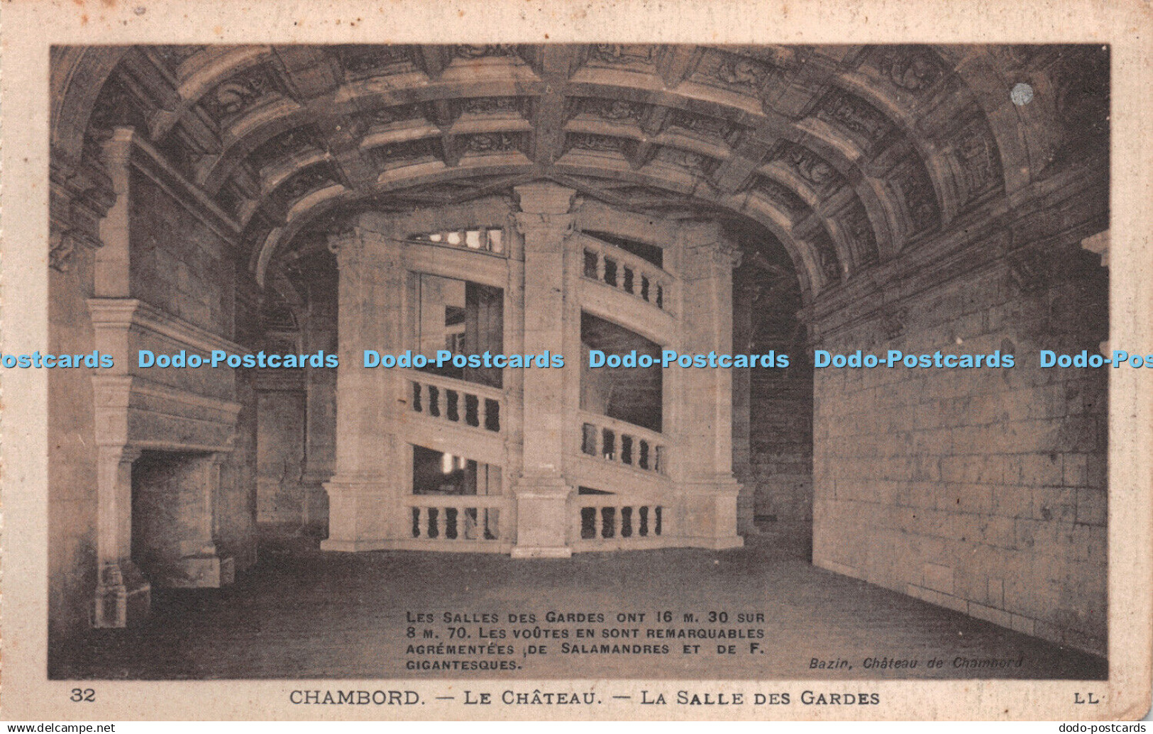 R254123 32 Chambord Le Chateau La Salle des Gardes Bazir Chateau de Chambord LL