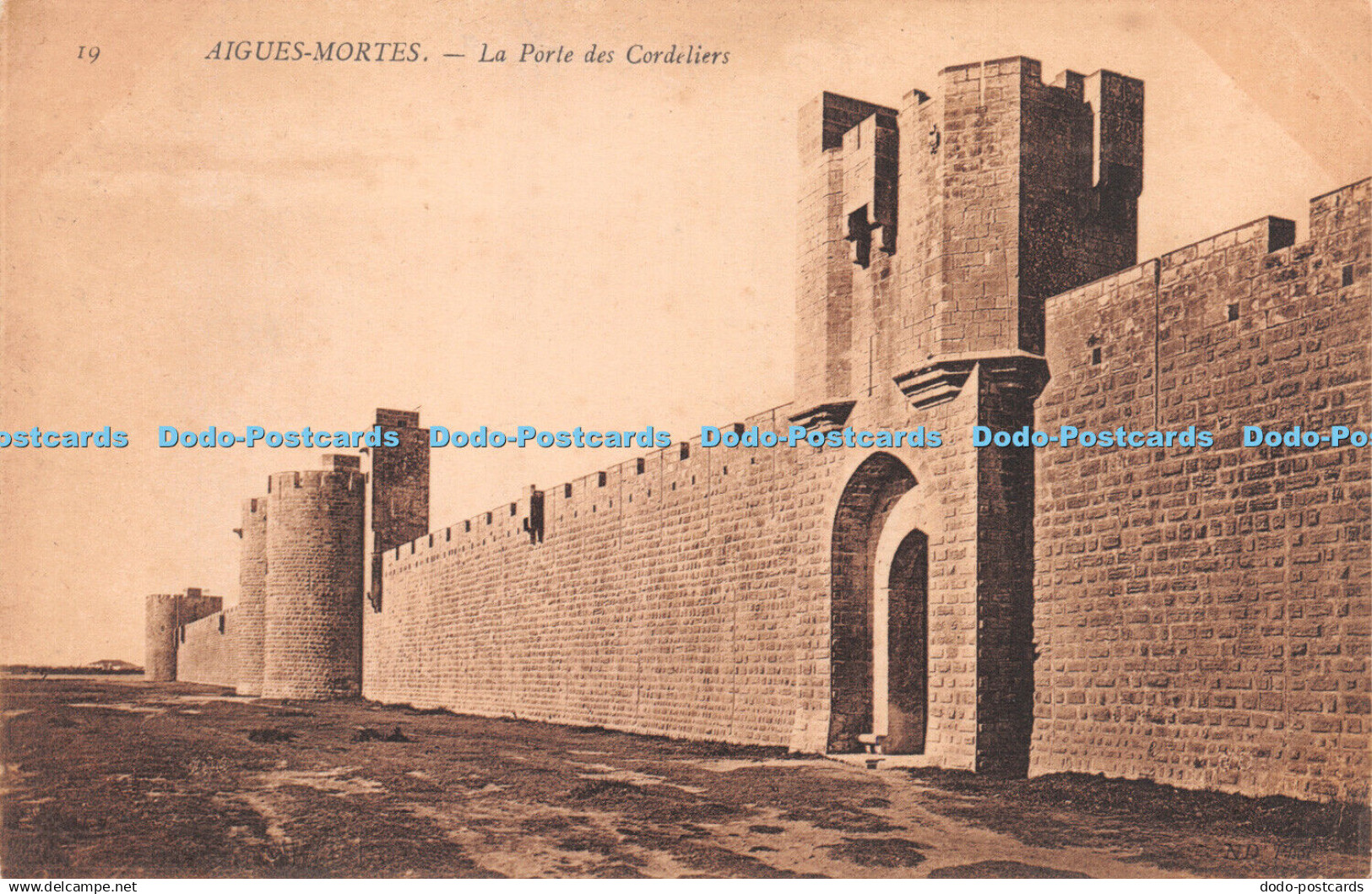 R269016 19 Aigues Mortes La Porte des Cordeliers