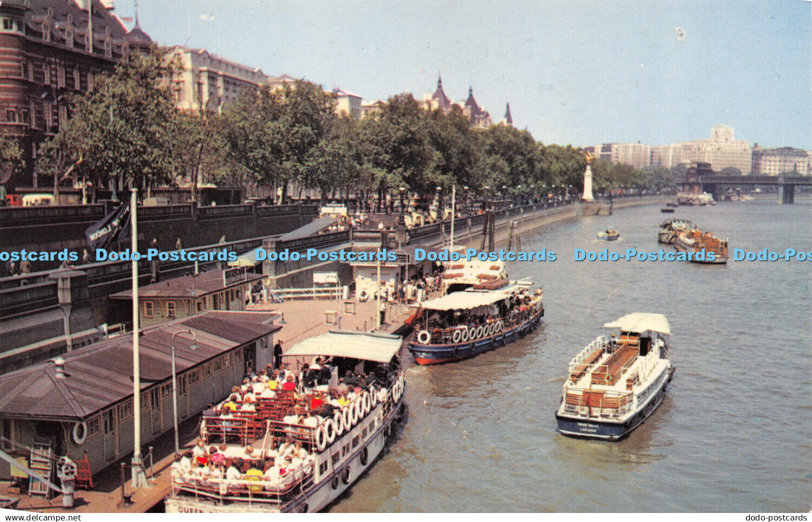 R282083 Westminster Pier River Thames London