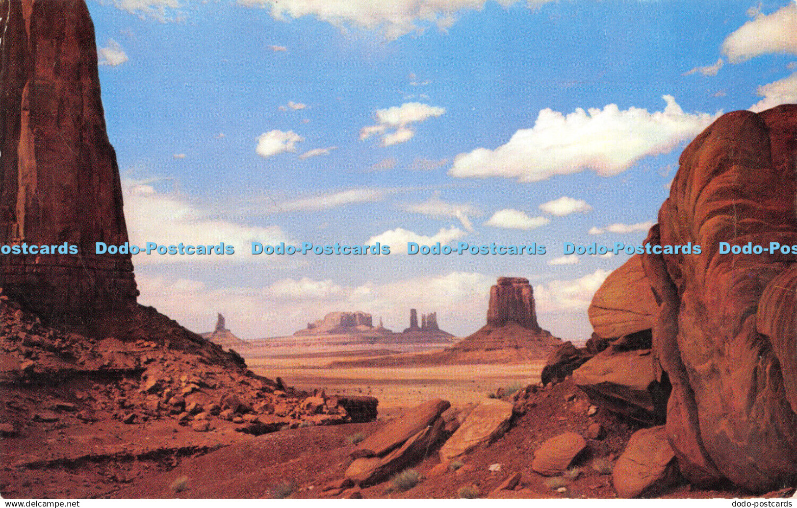 R315390 Monument Valley Palisades towering peaks giant columns fantastically ero