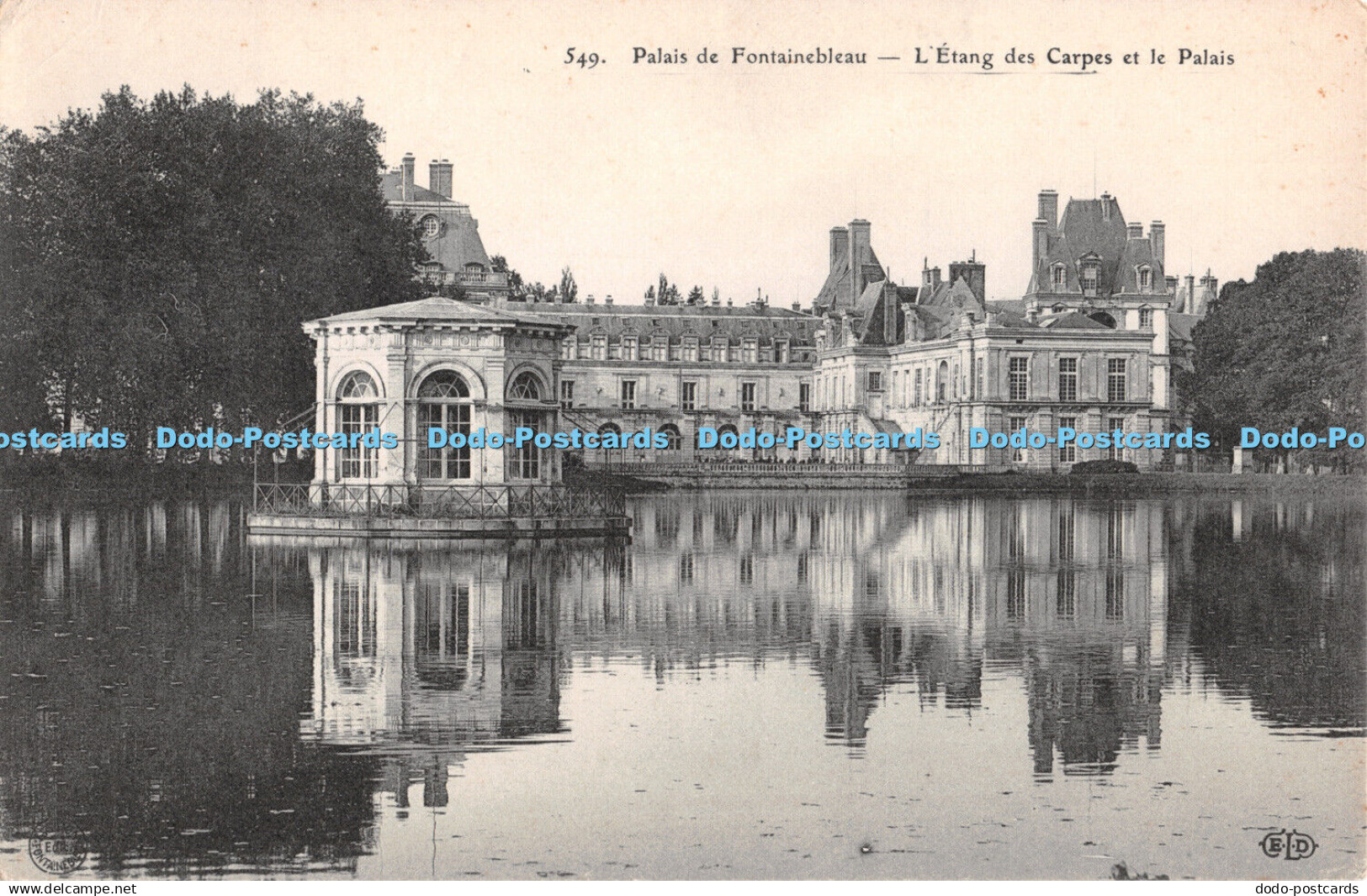 R340632 Palais de Fontainebleau L Etang des Carpes et le Palais E Le Deley