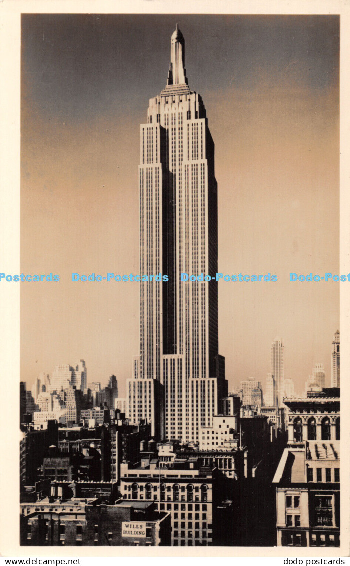 R406633 Empire State Building New York City Worlds tallest structure