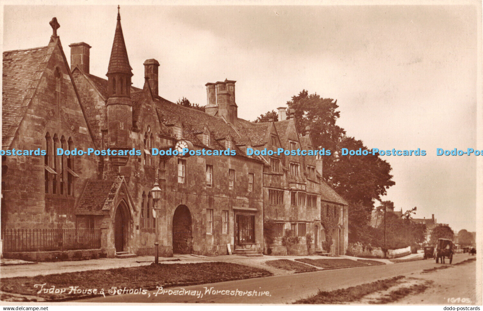 R417254 Worcestershire Tudor House and Schools Broadway Green of Broadway