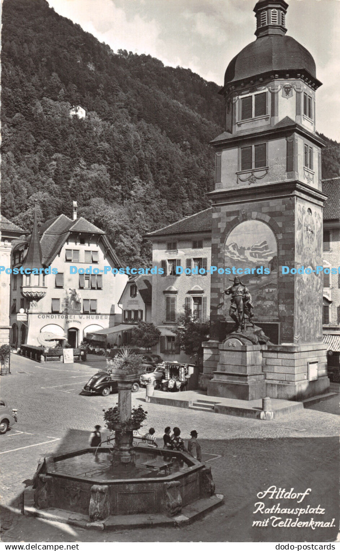 R421134 Altdorf Rathausplatz mit Telldenkmal Ed von Matt