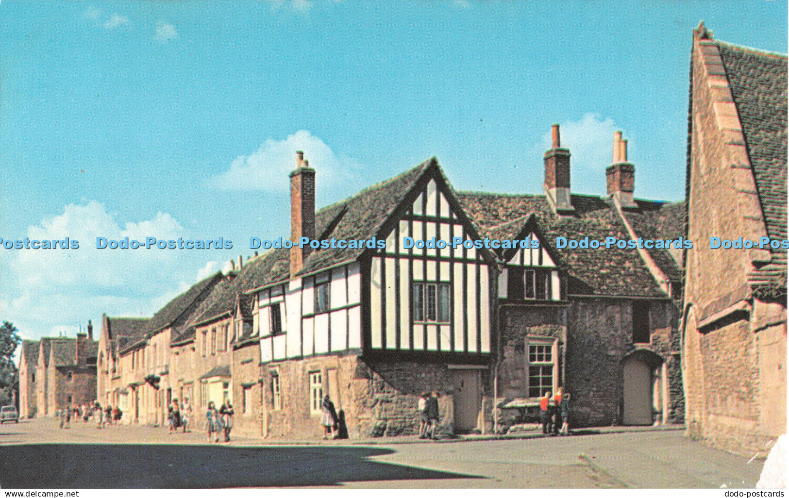 R483018 Wiltshire A Beautiful Wiltshire Village Plastichrome W R Bawden