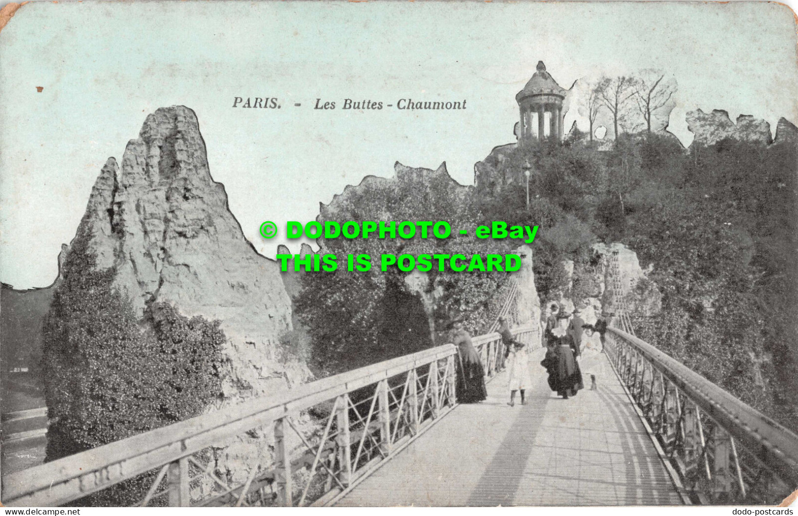 R551203 Paris. Les Buttes. Chaumont