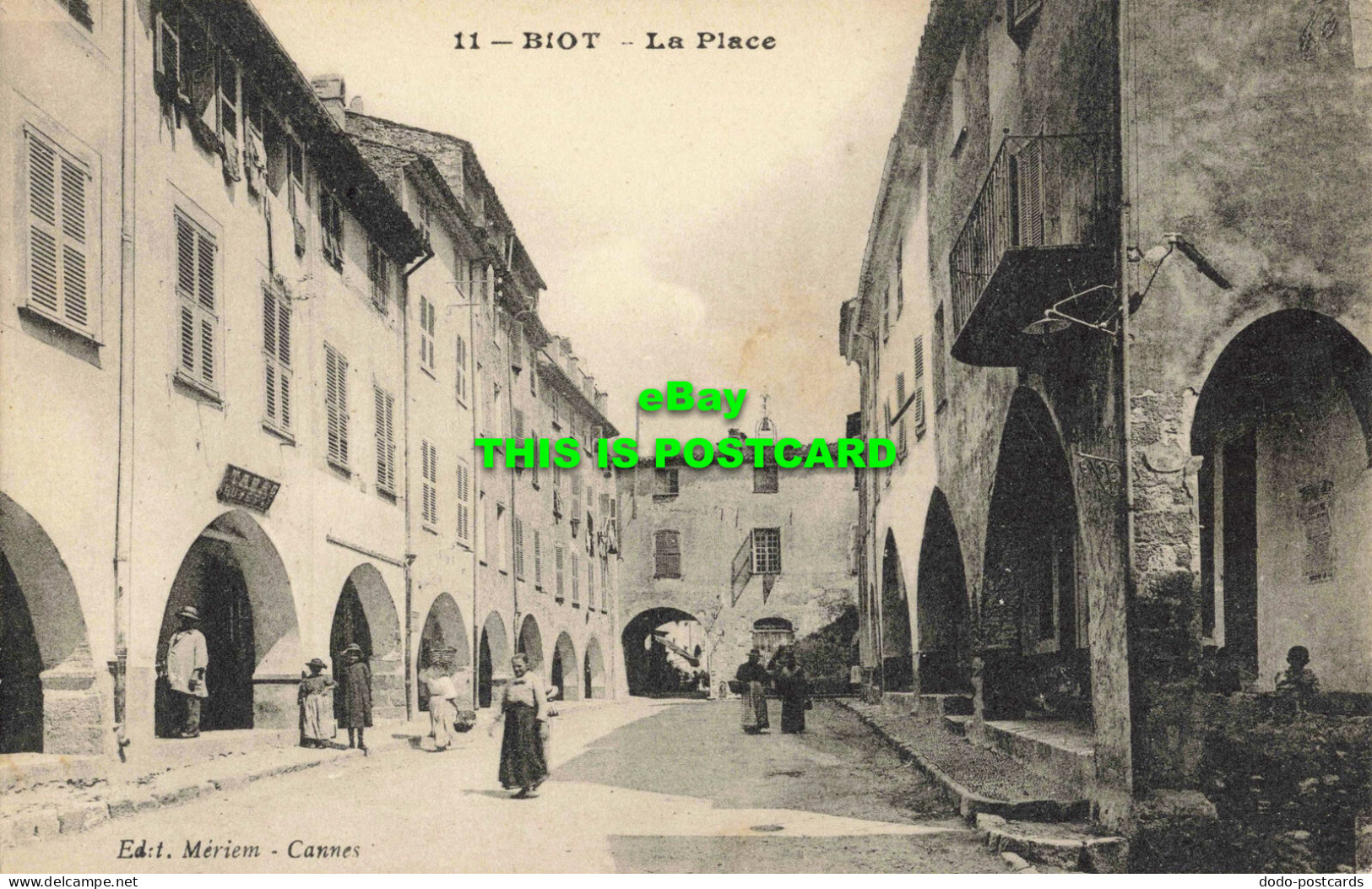 R564462 Biot. La Place. Meriem. Postcard