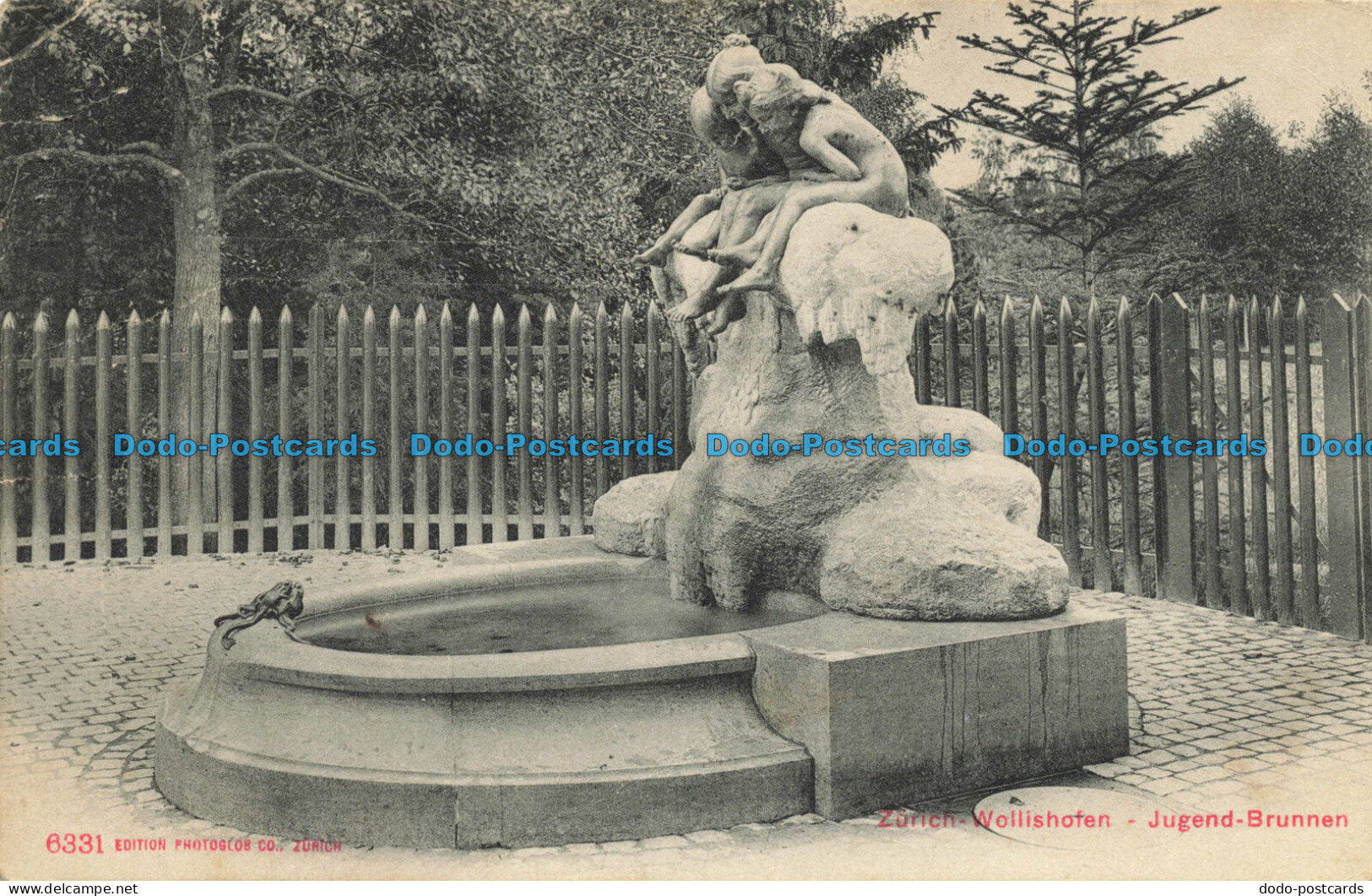 R652097 Zurich. Wollishofen. Jugend Brunnen. Photoglob