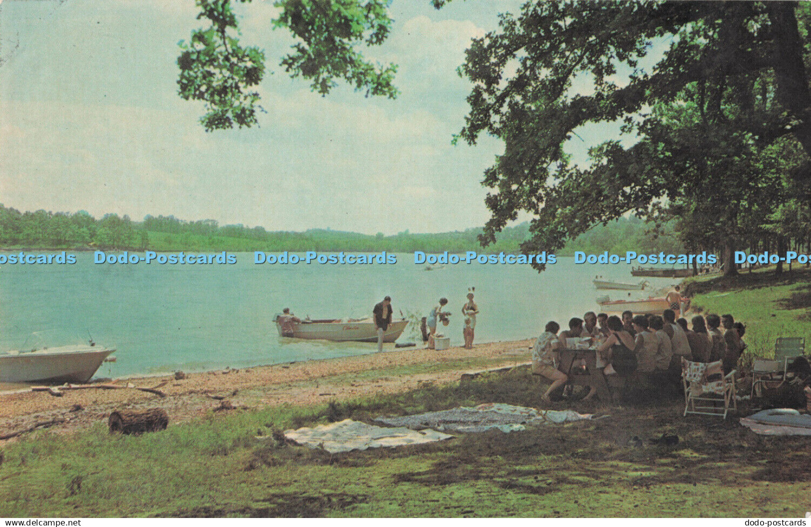 R727360 Picnicking on Kentucky Lake Postal Color Carp Louisville Ky Dexter Press