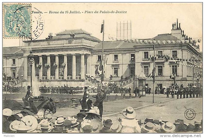 ref- F770 - indre et loire - tours - revue du 14 juillet - place du palais de justice - militaires -  carte bon etat -