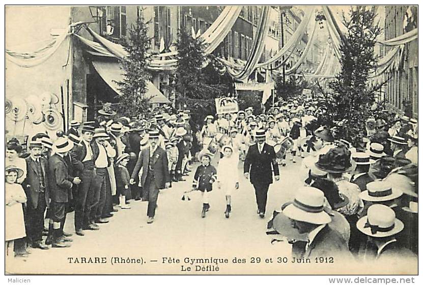 - ref - H694 - rhone - tarare - fete gymnique des 29 et 30 juin 1912 - le defile :  bellegarde - jarez -carte bon etat -