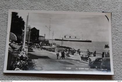 G44, Cowes, Queen Mary passing, Angleterre