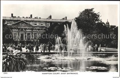 11750314 Hampton Court East Entrance Fountain Hampton