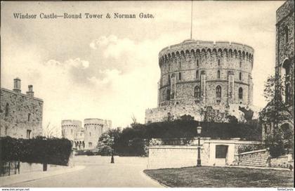 11004554 Windsor Castle Windsor Castle Round Tower Norman Gate