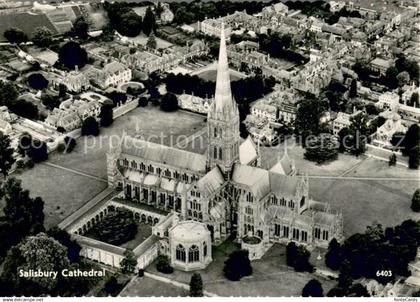 73725183 Salisbury Wiltshire Fliegeraufnahme Salisbury Cathedral