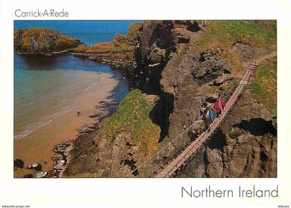 Irlande du Nord - Antrim - Carrick-a-Rede - A rope bridge used by salmon fishermen spanning an 80 ft Chasm - CPM - Carte