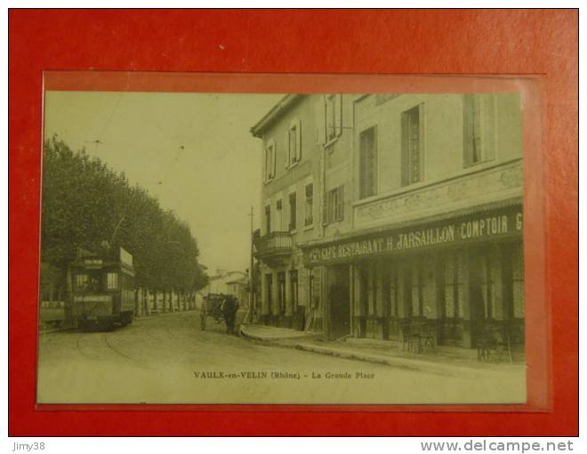 RHONE-VAUX EN VELIN-LA GRANDE PLACE-TRAMWAY-ANIMEE-CODE 12