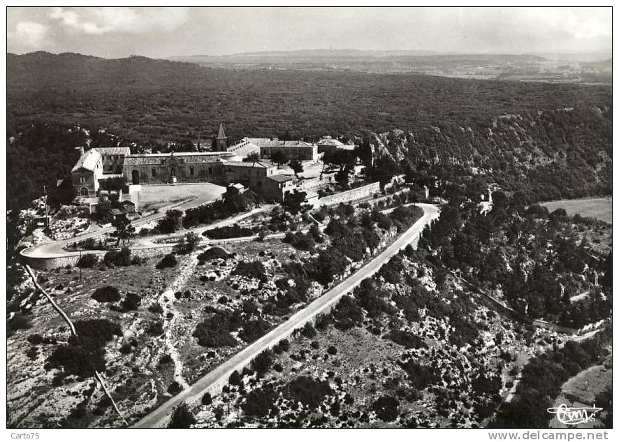 ROCHEFORT DU GARD - Vue aérienne Sanctuaire N.D.