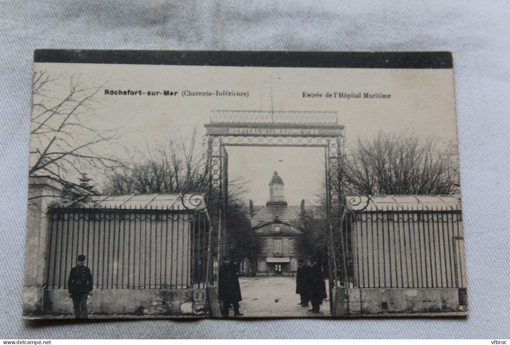 Rochefort sur mer, entrée de l'hôpital maritime, Charente maritime 17