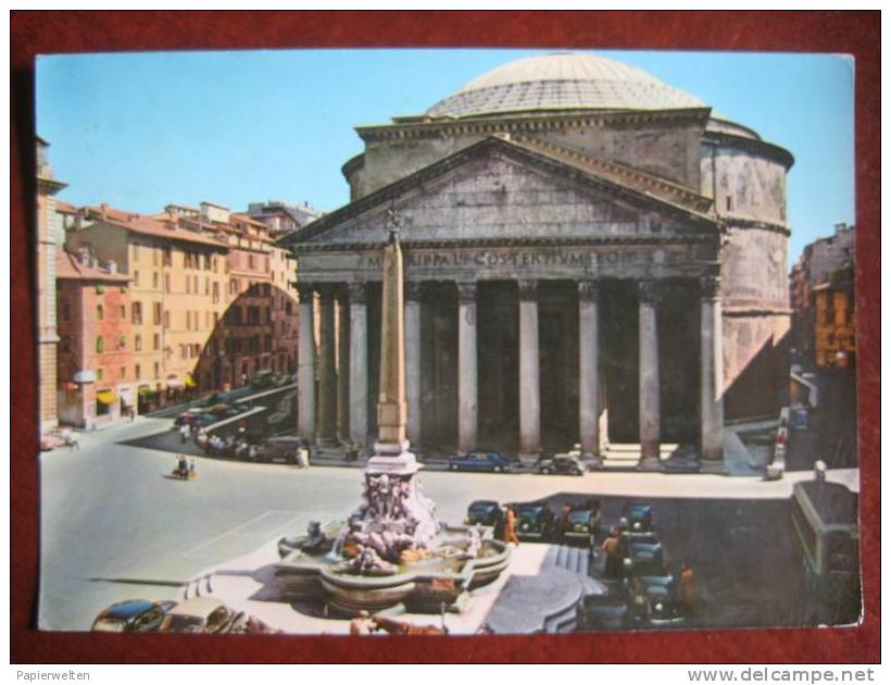 Roma - Il Pantheon / Taxi