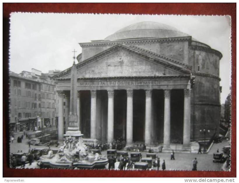 Roma - Il Pantheon / Taxi