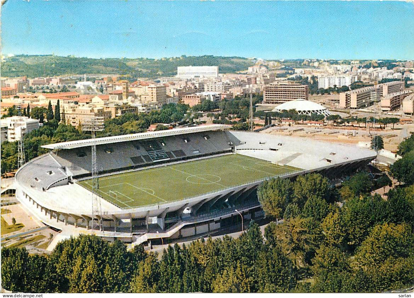 ROME , stade ( stadium ) , * M 27 22