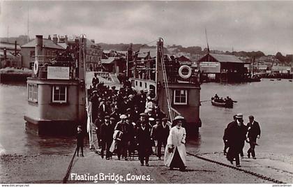 England - I.O.W. - COWES Floating Bridge