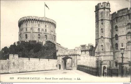 11003524 Windsor Castle Windsor Castle
Round Tower
Gateway