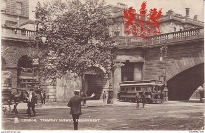 GB - Londres - Tramway Subway Embankment