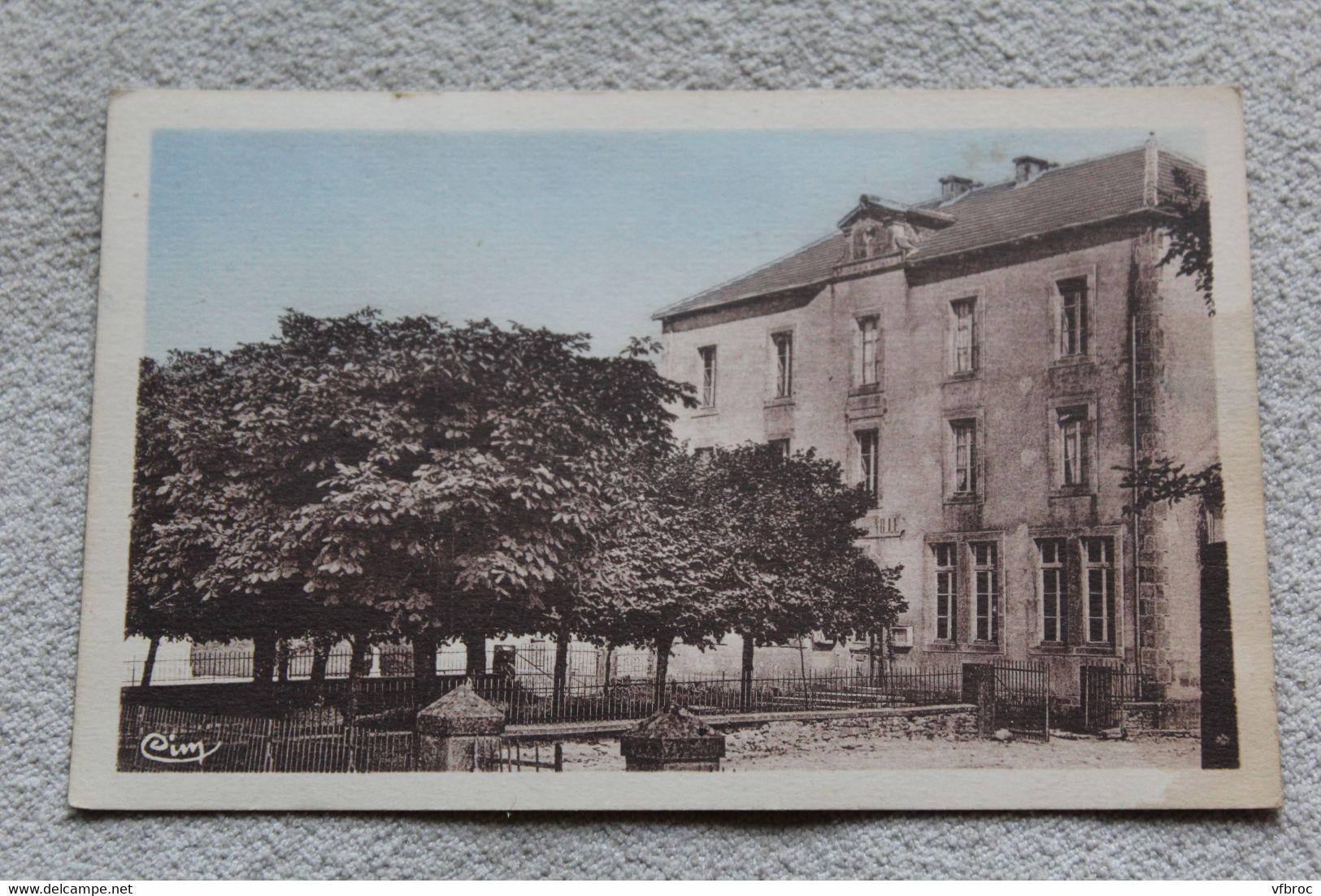 Royere, l'hôtel de ville, école de garçons et de filles, Creuse 23